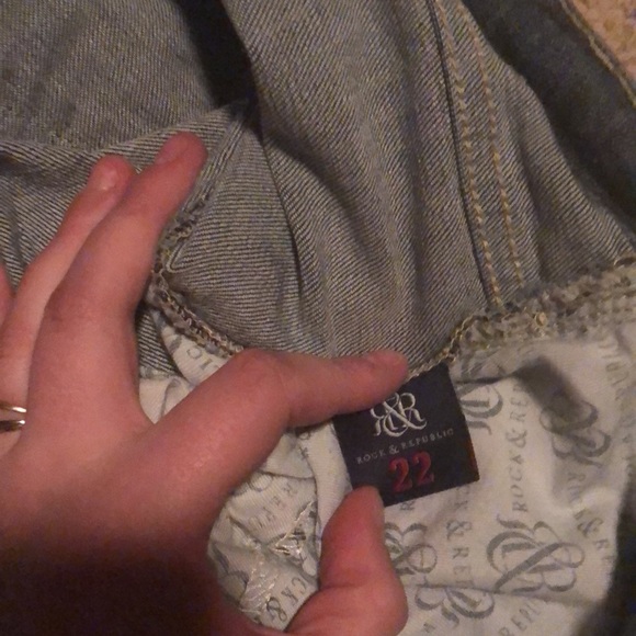 Jean capris - Picture 3 of 3